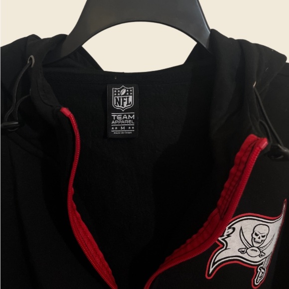 Tampa Bay Buccaneers NWT Zip Up Hoodie Mens Size M - Picture 3 of 4